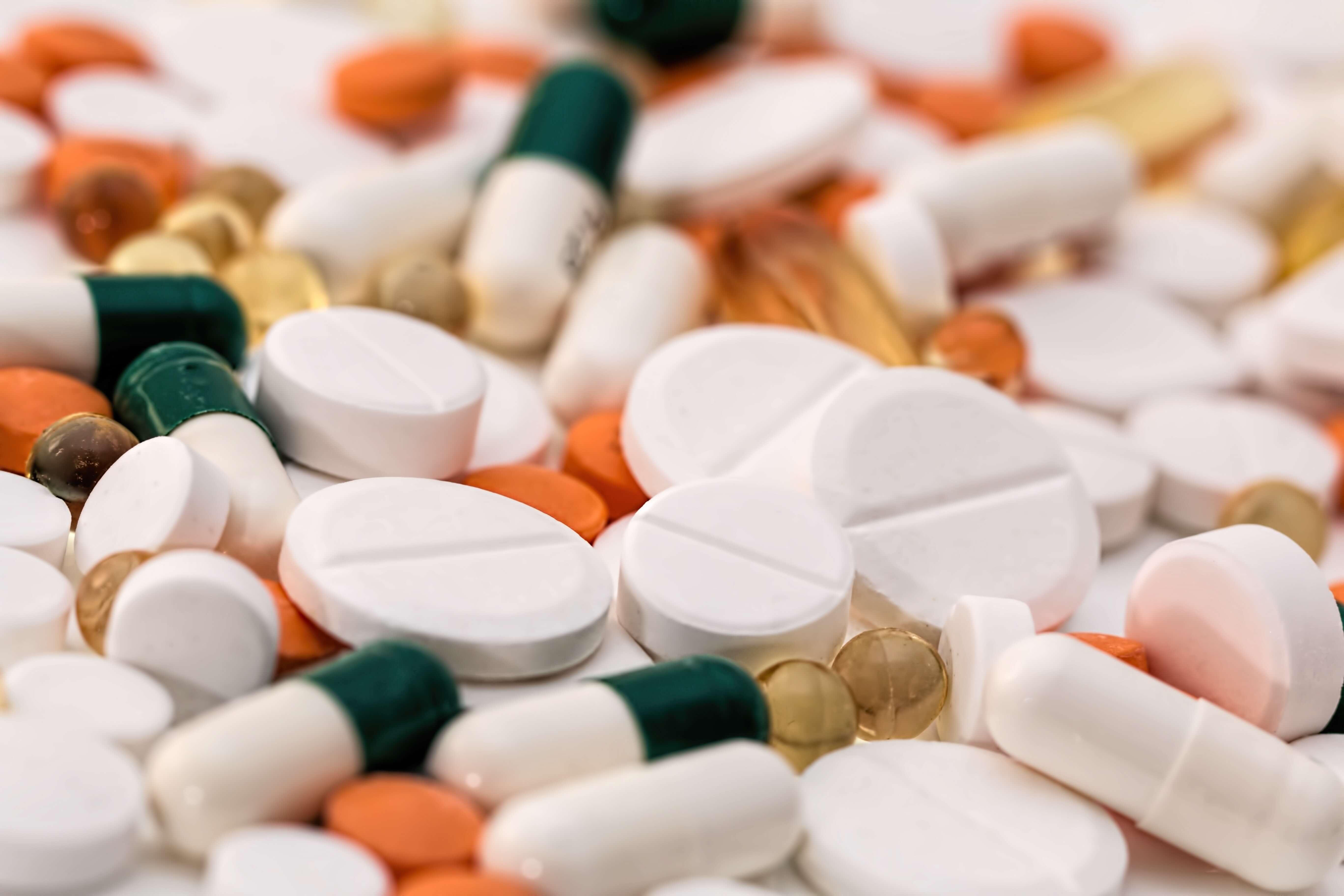 medication-capsules-blockchainland