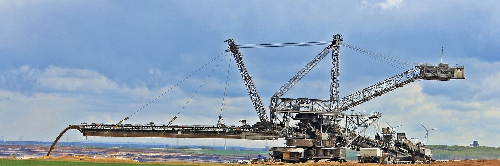 commodities-platform-blockchainLand